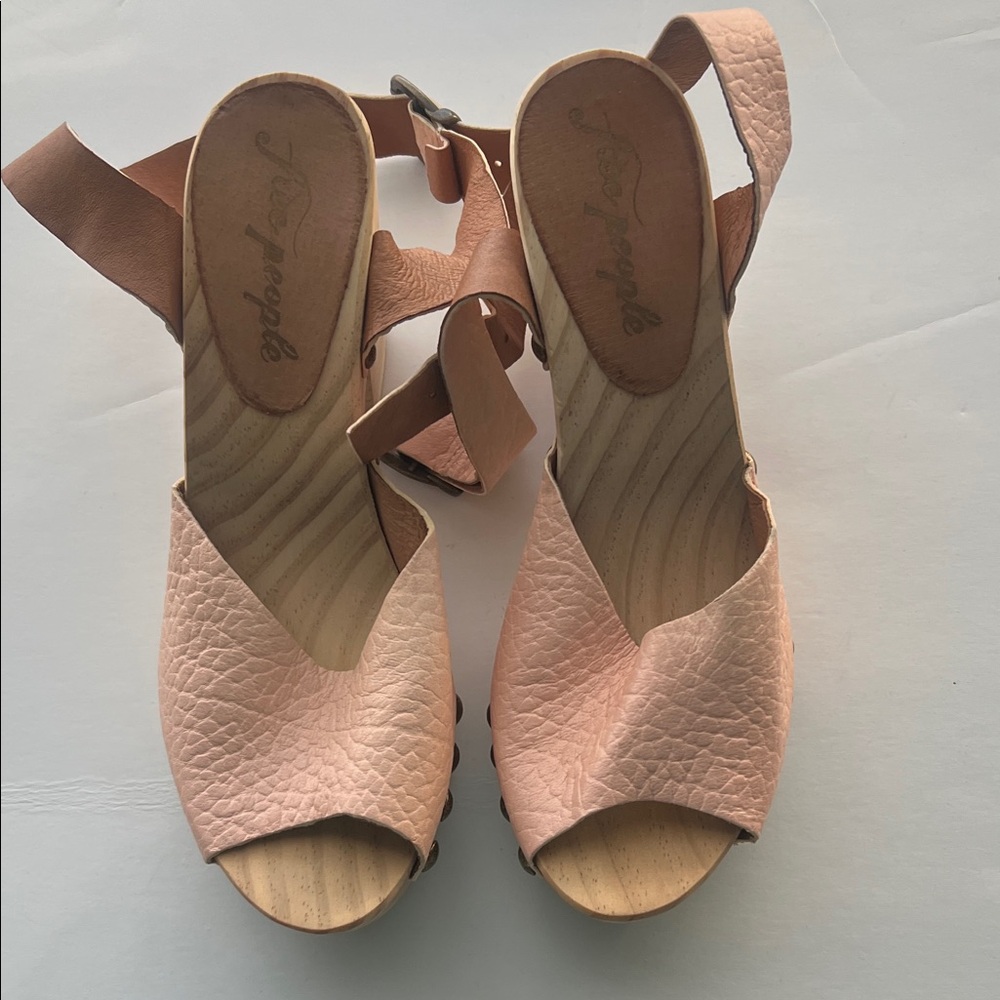 Free People Light Pink Textured Wedges‎